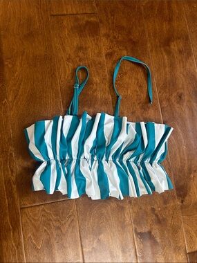Kortni Jeane swim top XS